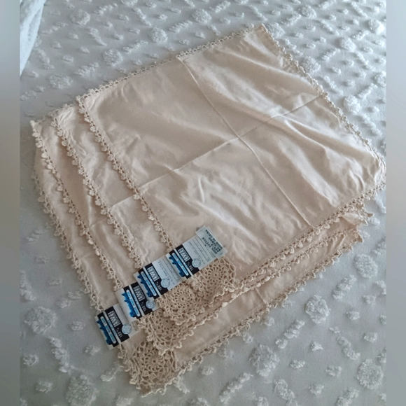 4 dinner napkins handmade 100% cotton and lace - Picture 1 of 3